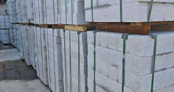 大庆芝麻白路牙石，路侧石