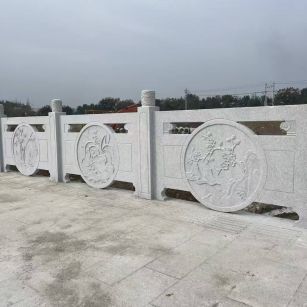 大庆芝麻白河道栏杆 石材栏杆