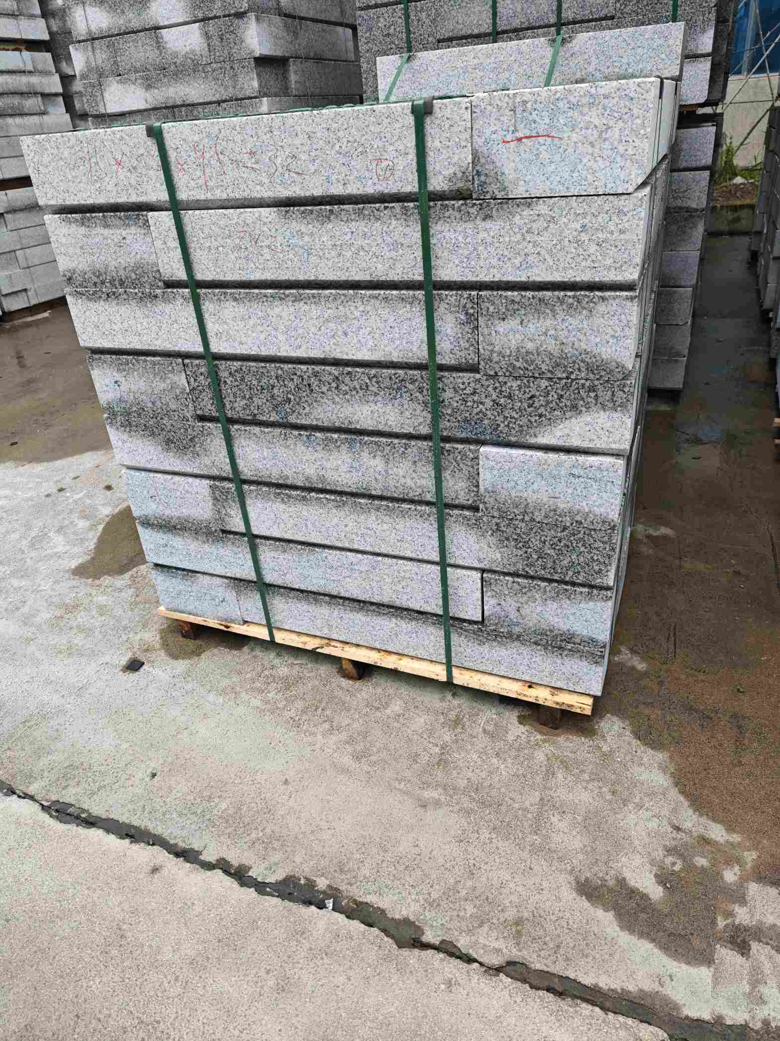 大庆芙蓉白路牙石，马路牙子