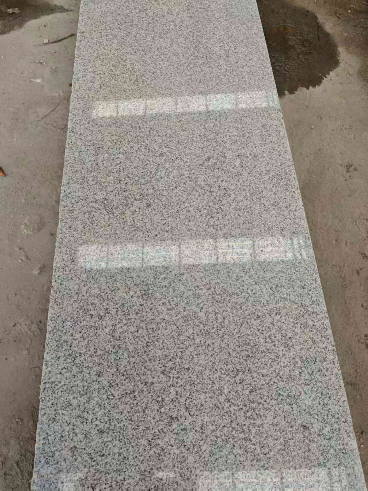 大庆芝麻白光面毛板